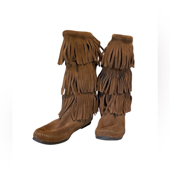 Minnetonka 3 Layer Fringe Boots - Picture 1 of 5